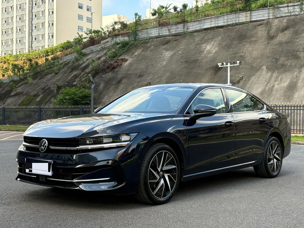 Volkswagen 2024 Magotan 2.0TSI 380TSI Extreme Edition Automatic - View 1