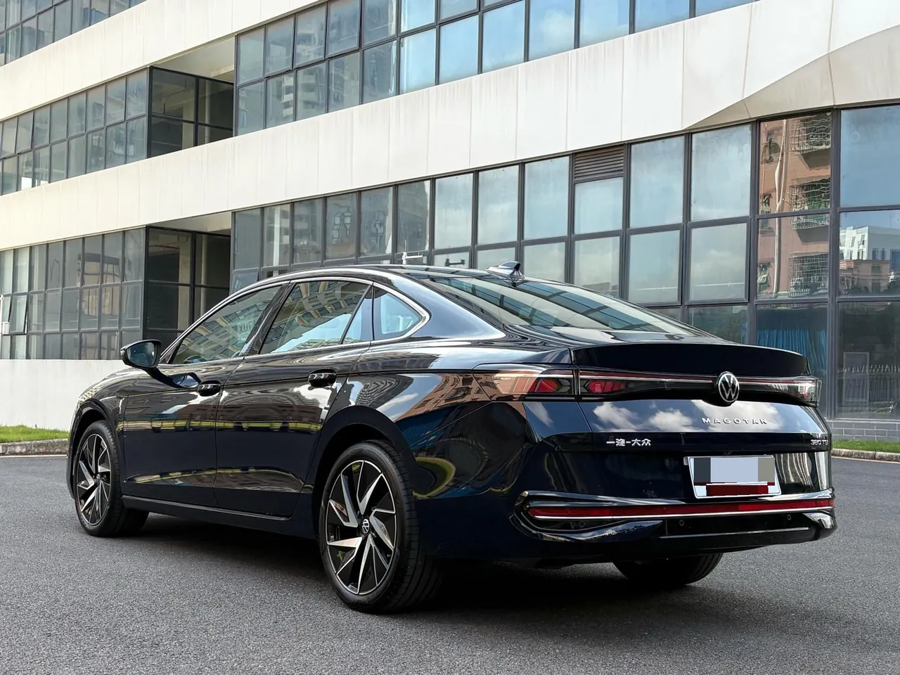 Volkswagen 2024 Magotan 2.0TSI 380TSI Extreme Edition Automatic 10