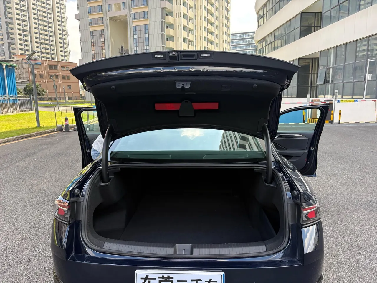 Volkswagen 2024 Magotan 2.0TSI 380TSI Extreme Edition Automatic 13
