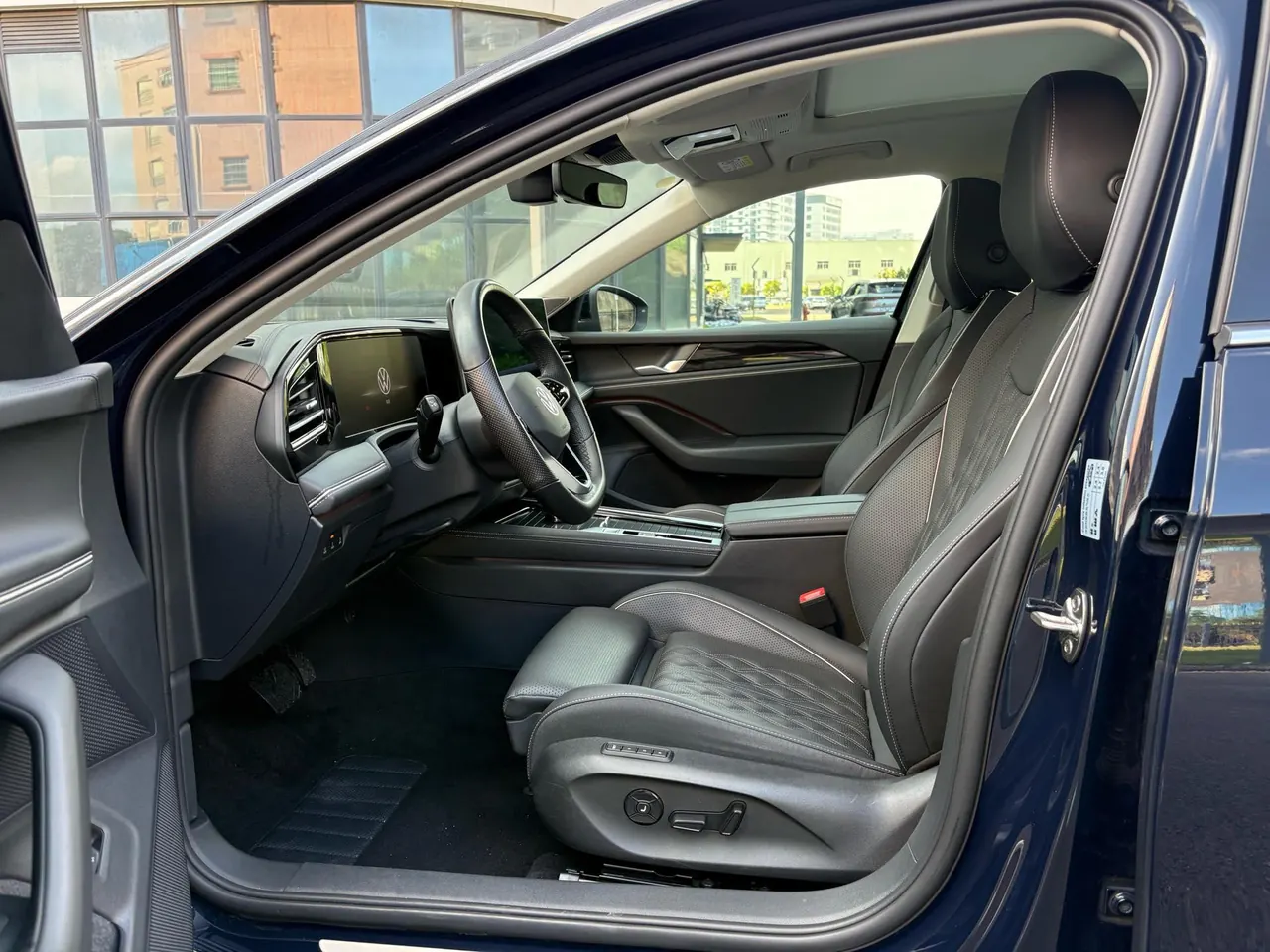 Volkswagen 2024 Magotan 2.0TSI 380TSI Extreme Edition Automatic 3