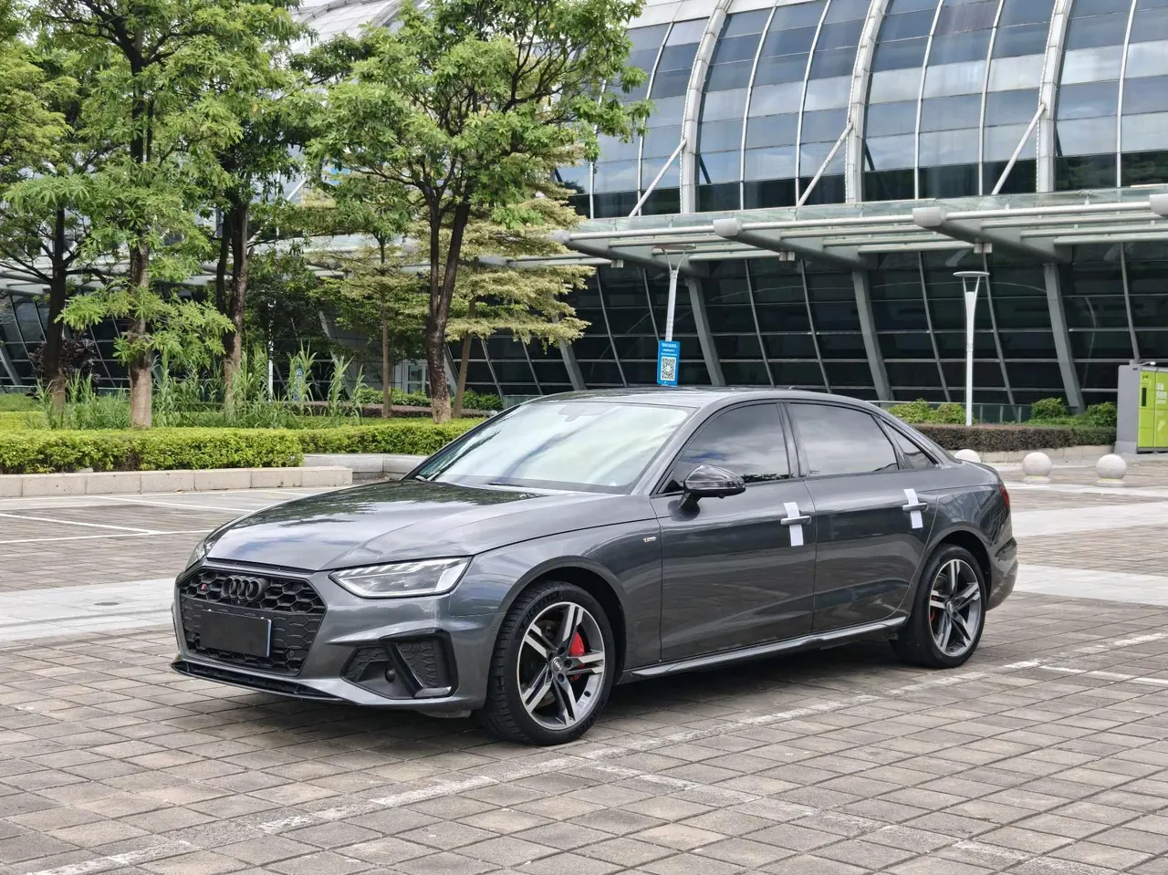 Audi 2020 A4L 2.0TFSI 40TFSI Quattro Deluxe Dynamic Automatic - View 1