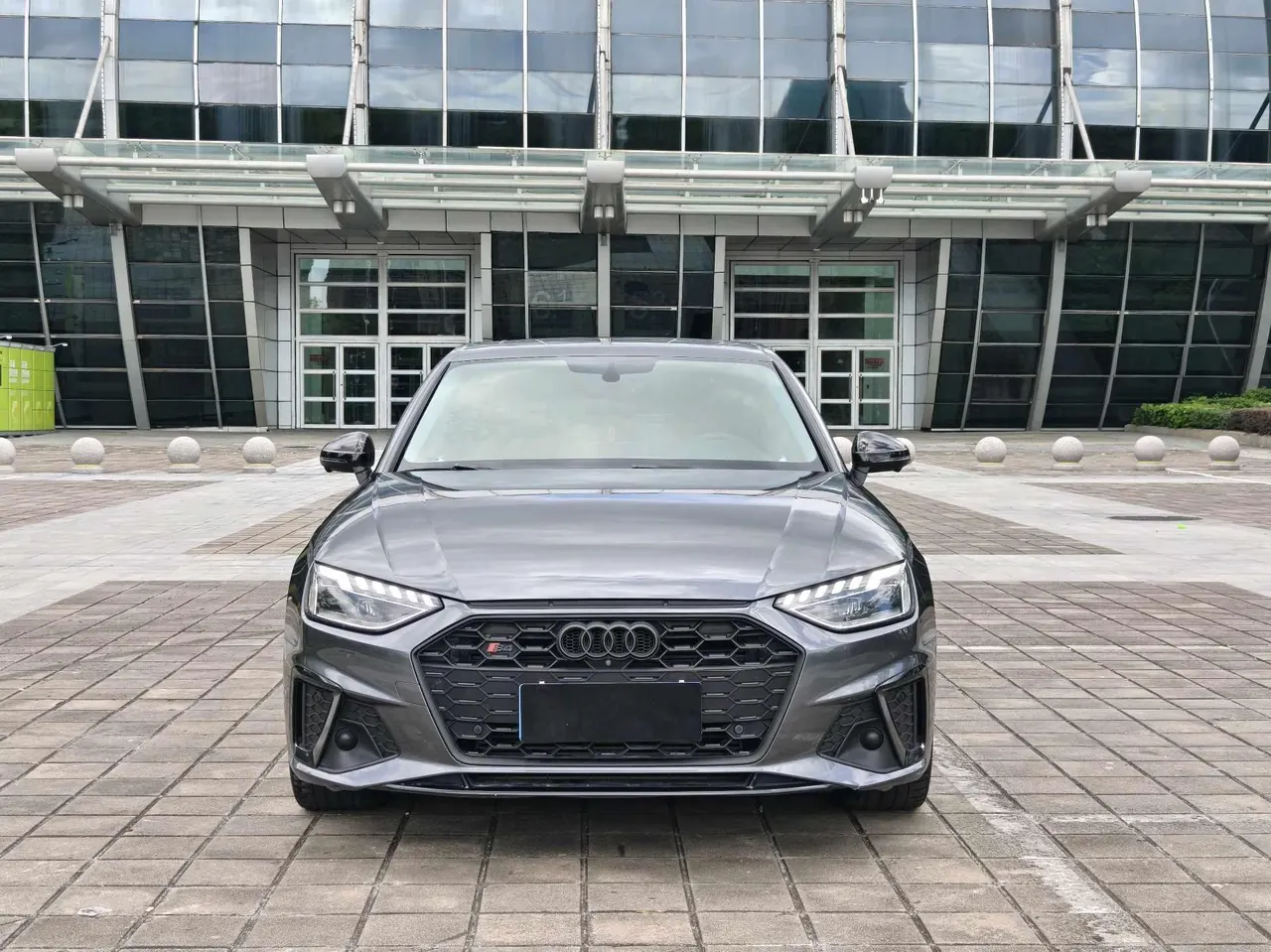 Audi 2020 A4L 2.0TFSI 40TFSI Quattro Deluxe Dynamic Automatic 2