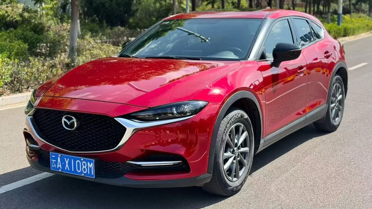 Открыть галерею: Mazda 2020 CX-4 100.00g Drive Blue Sky Leading Edition Automatic Gear