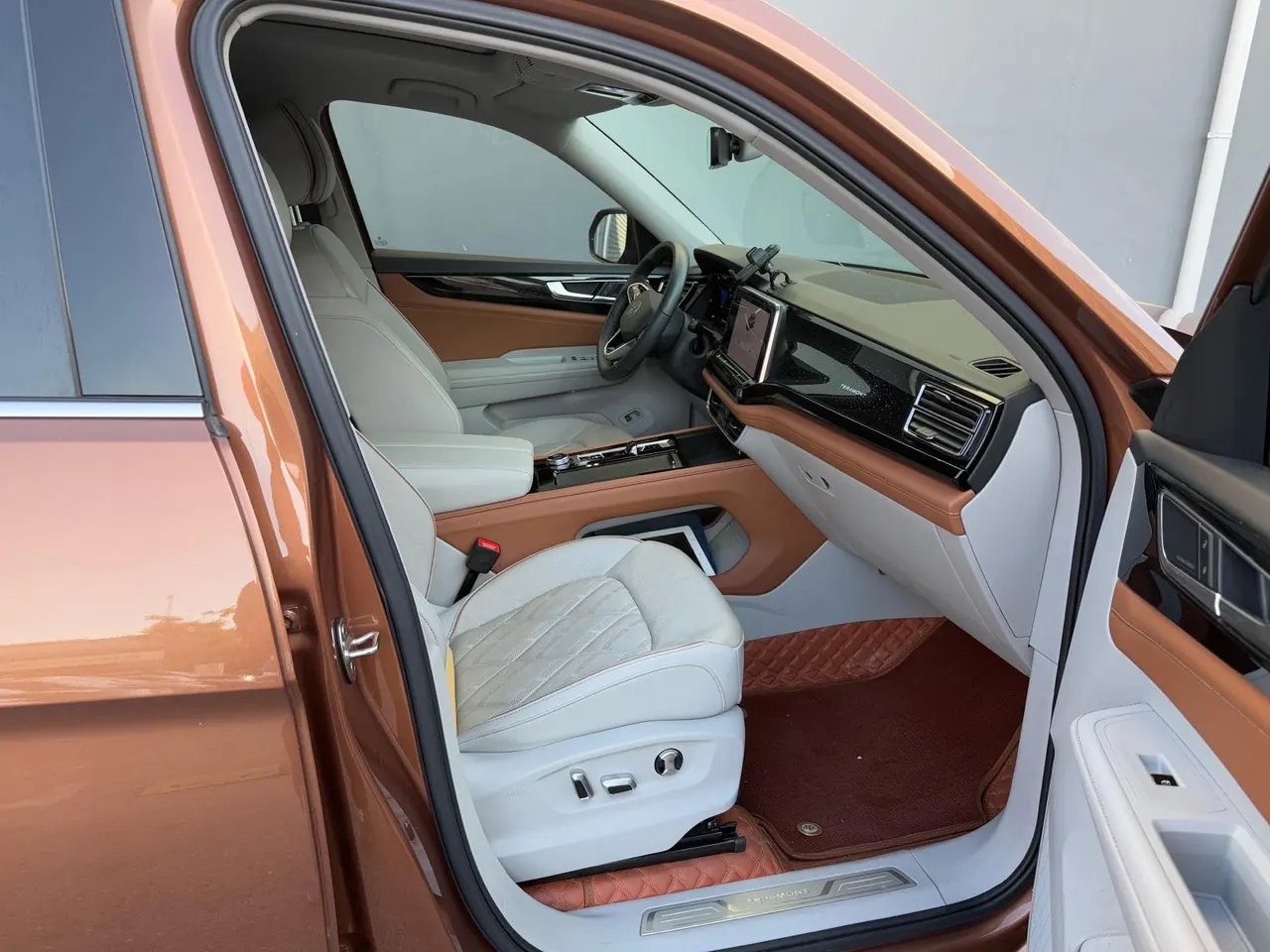 Volkswagen 2022 Tuang 2.0TSI 380TSI 4WD Respect Flagship Automatic Transmission 7