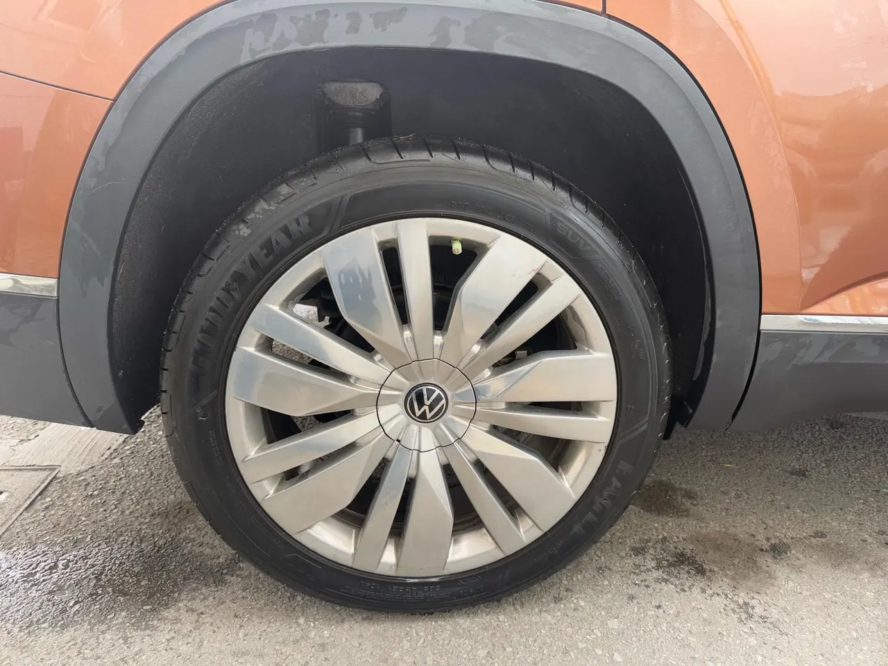 Volkswagen 2022 Tuang 2.0TSI 380TSI 4WD Respect Flagship Automatic Transmission 9