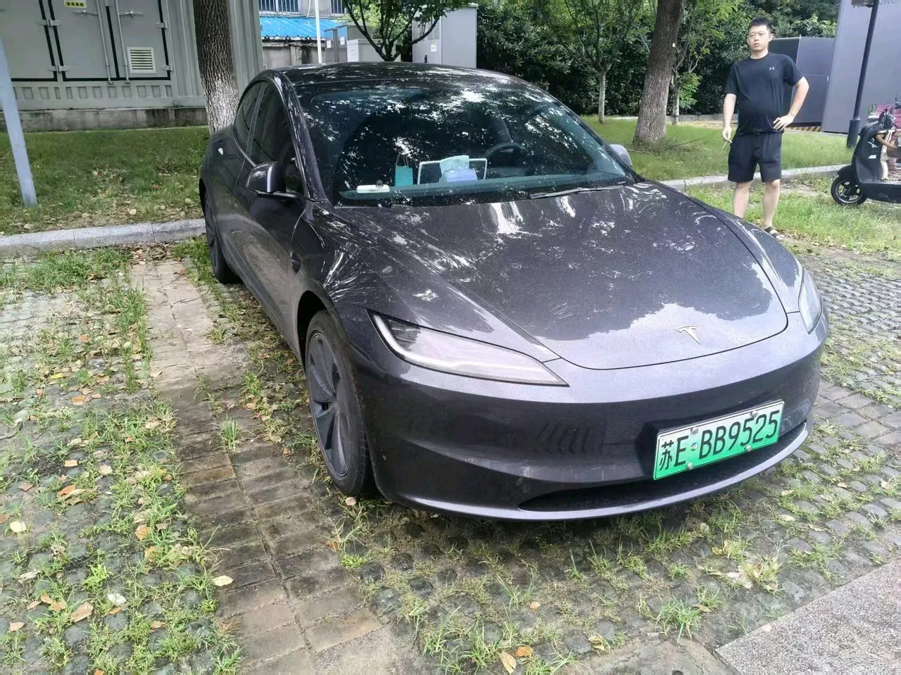 Tesla 2025 Model 3 rear-wheel drive version of automatic transmission 2