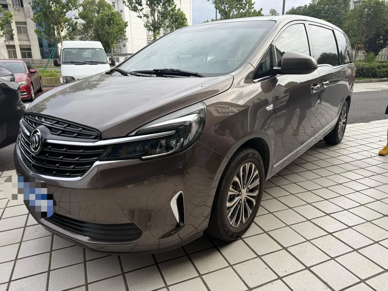 Buick 2021 GL8 Land Business Class 2.0T 652T Luxury Automatic Gear - View 1