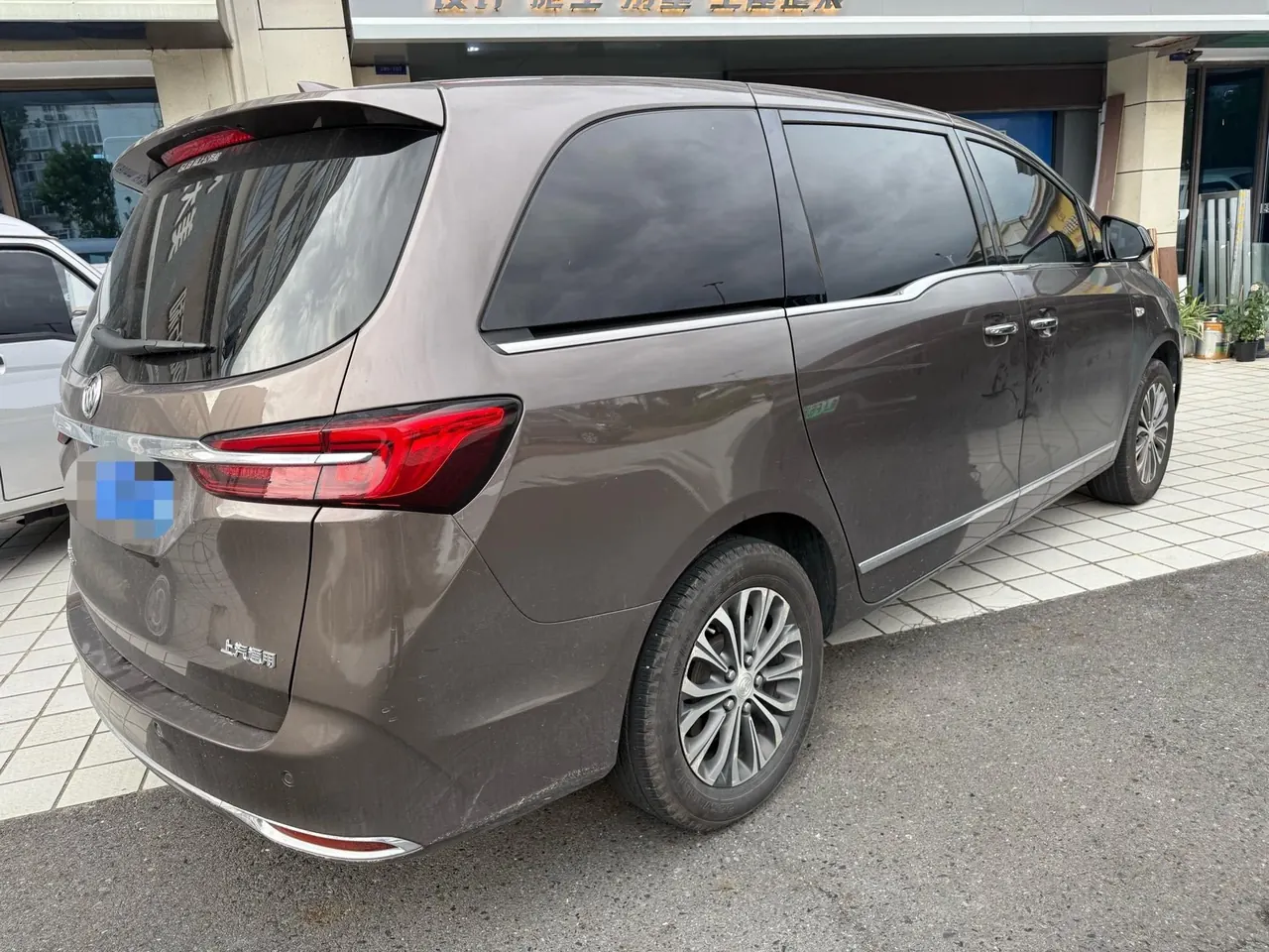 Buick 2021 GL8 Land Business Class 2.0T 652T Luxury Automatic Gear 10