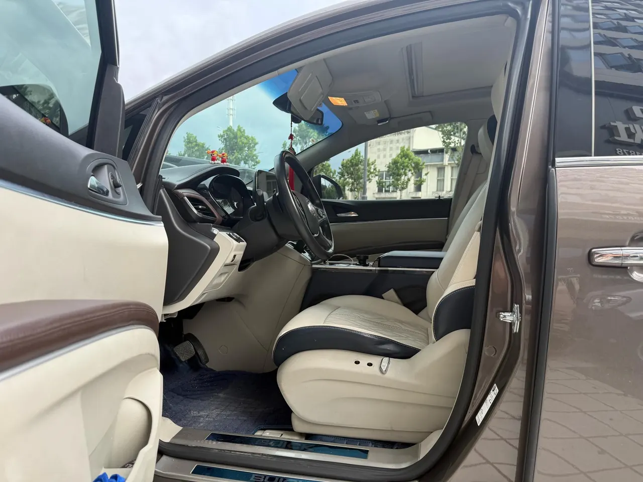 Buick 2021 GL8 Land Business Class 2.0T 652T Luxury Automatic Gear 2