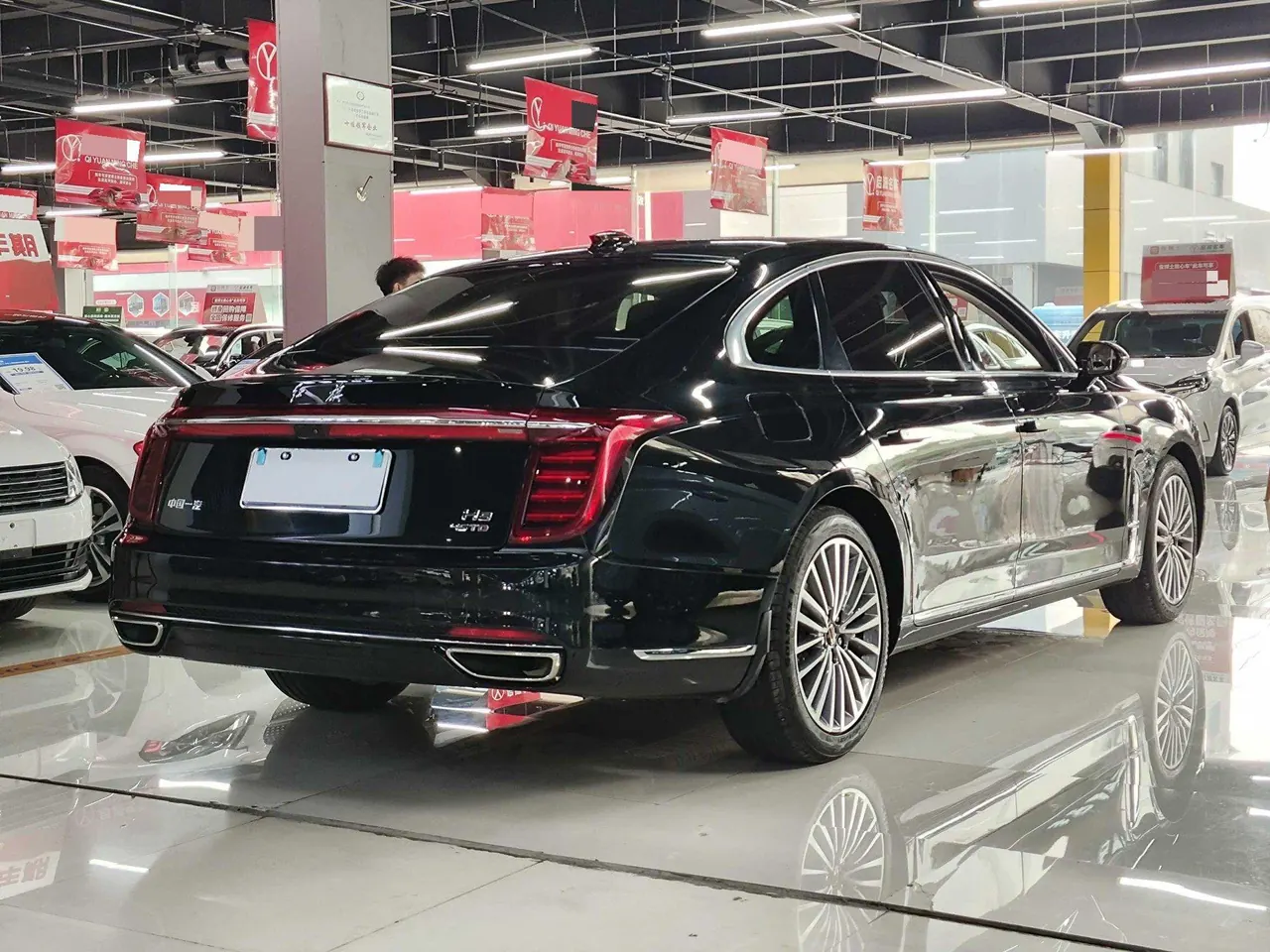 HongQi 2020 H9 48V 2.0T Zhilian Flag Edition Automatic Gear 4
