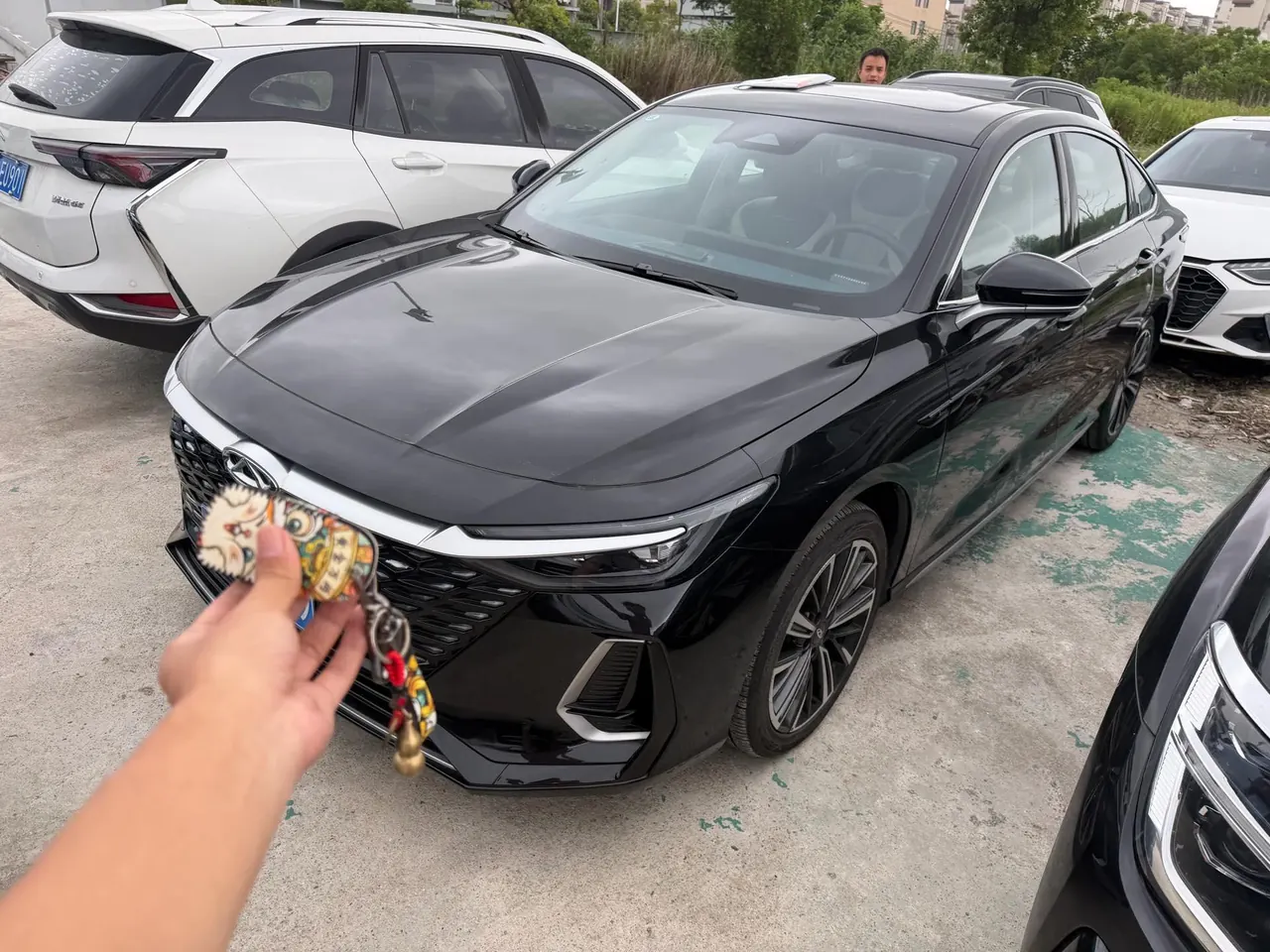 Открыть галерею: Chery 2022 Erez 8 1.6T Elegant Automatic Gear