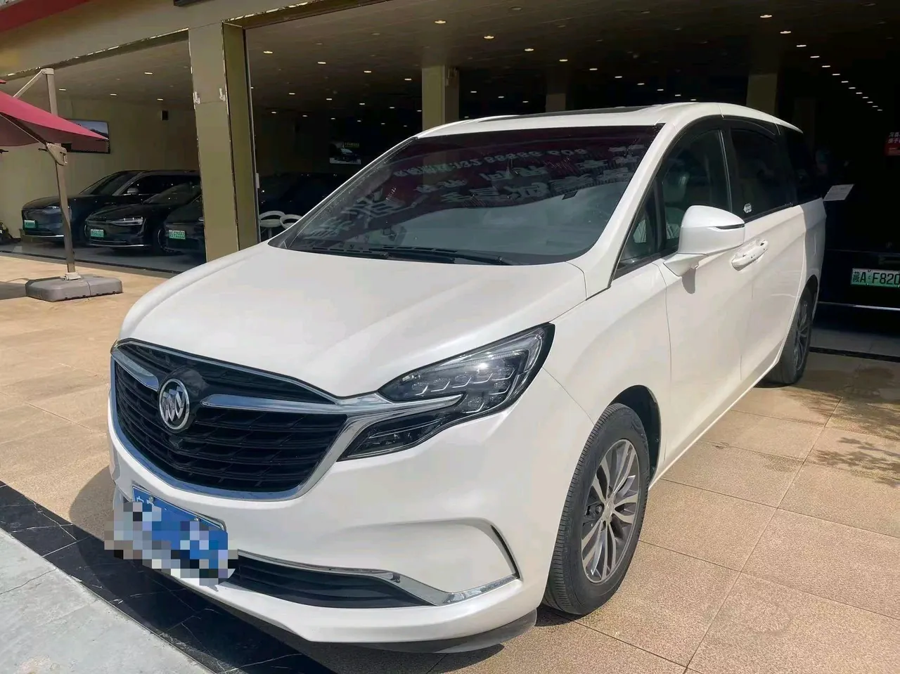 Buick 2020 GL8 ES Lu Zun 2.0T 653T Luxury Automatic Gear - View 1