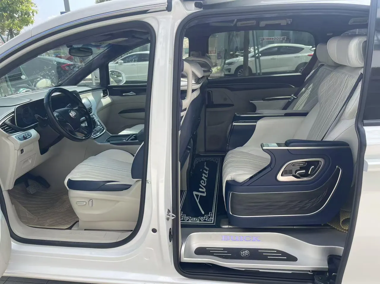 Buick 2020 GL8 ES Lu Zun 2.0T 653T Luxury Automatic Gear 2