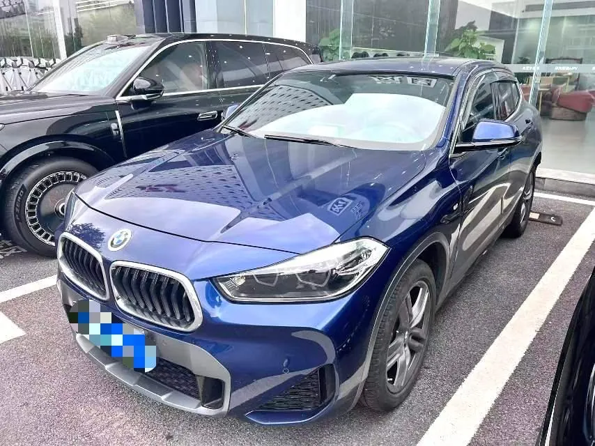 Open image lightbox: BMW 2021 X2 sDrive25i 2.0T M off-road set automatic gear