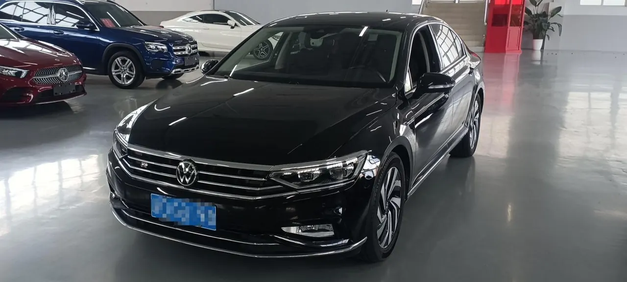 Volkswagen 2020 Magotan 2.0TSI 380TSI Luxury Automatic - View 1