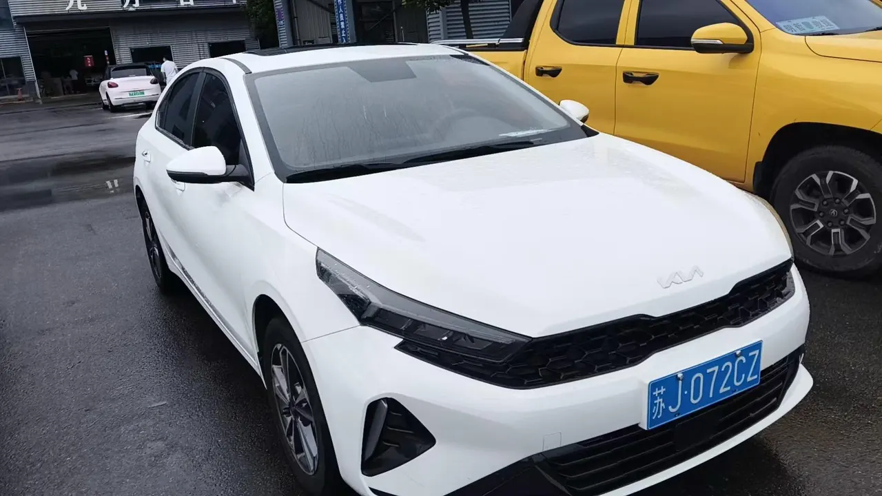 Kia 2023 K3 1.4T Deluxe Edition Automatic Gear 3