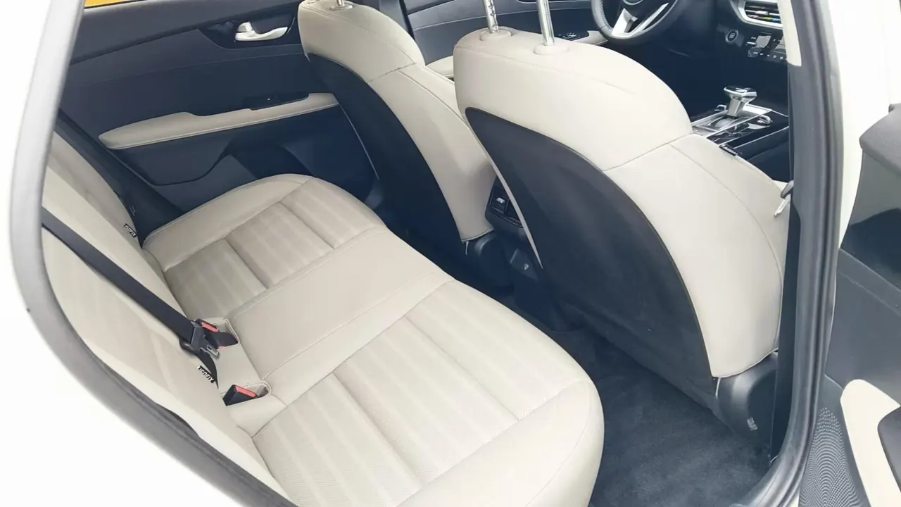 Kia 2023 K3 1.4T Deluxe Edition Automatic Gear 8