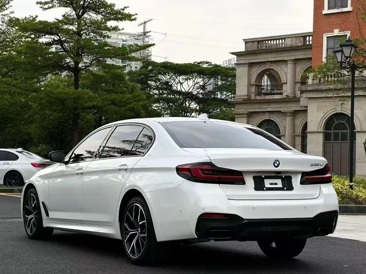 BMW 5 Series 2023 530Li 2.0T Exclusive M Sports Suit Automatic Gear 9