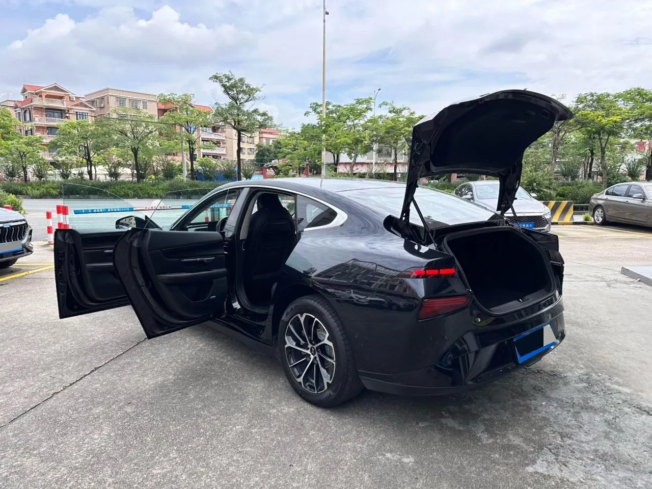 Xpeng 2020 P 7 562N 4-wheel drive high performance smart version automatic gear 18