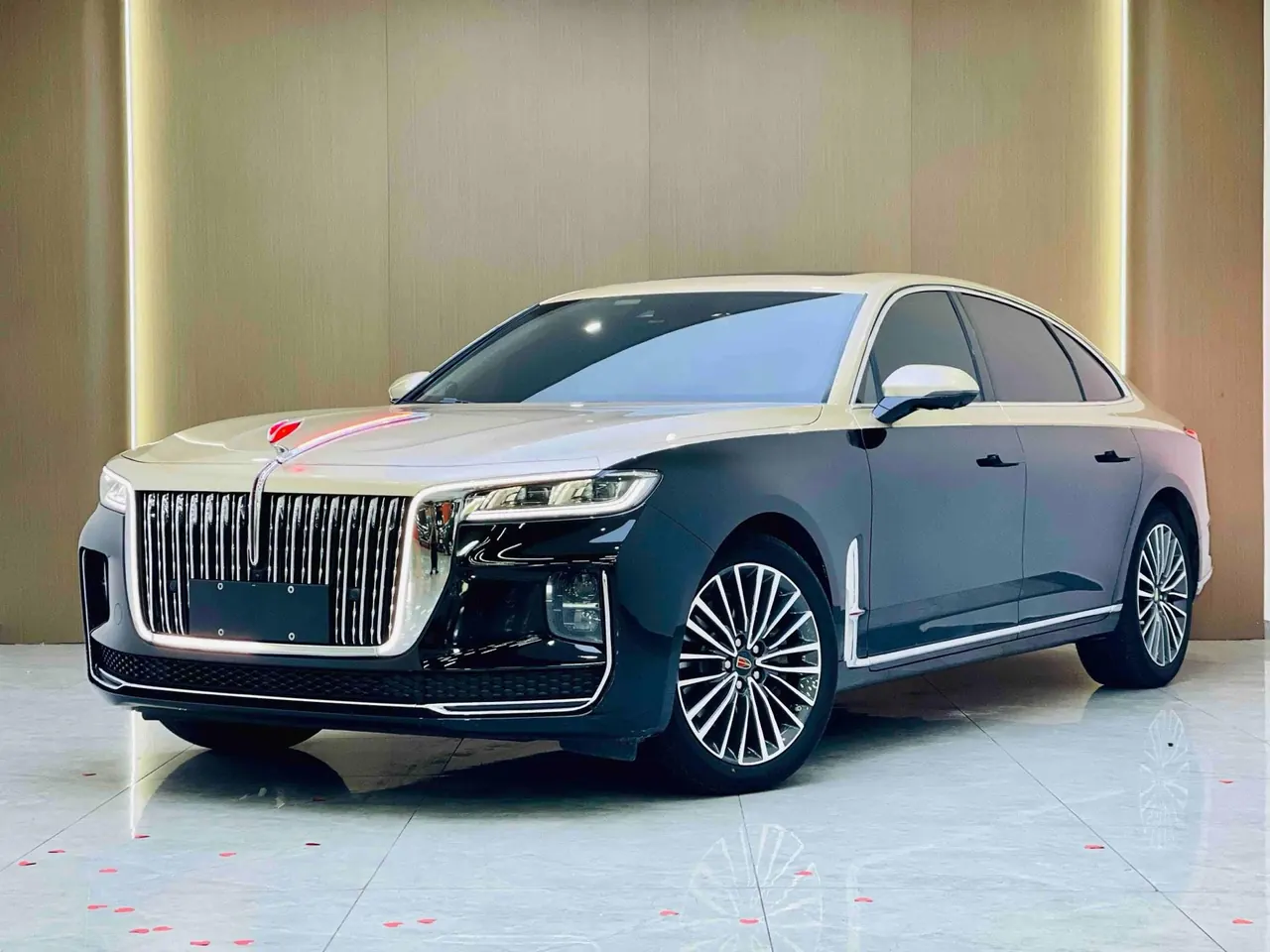 HongQi 2020 H9 48V 2.0T Zhilian Flag Edition Automatic Gear - View 1