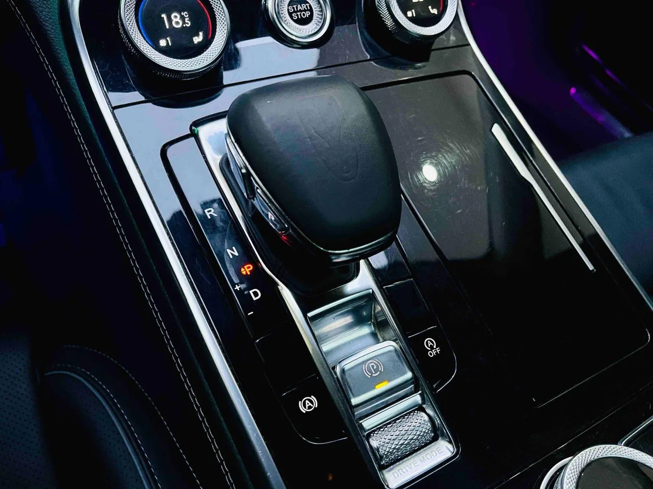 HongQi 2020 H9 48V 2.0T Zhilian Flag Edition Automatic Gear 15