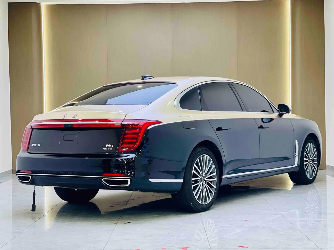 HongQi 2020 H9 48V 2.0T Zhilian Flag Edition Automatic Gear 3