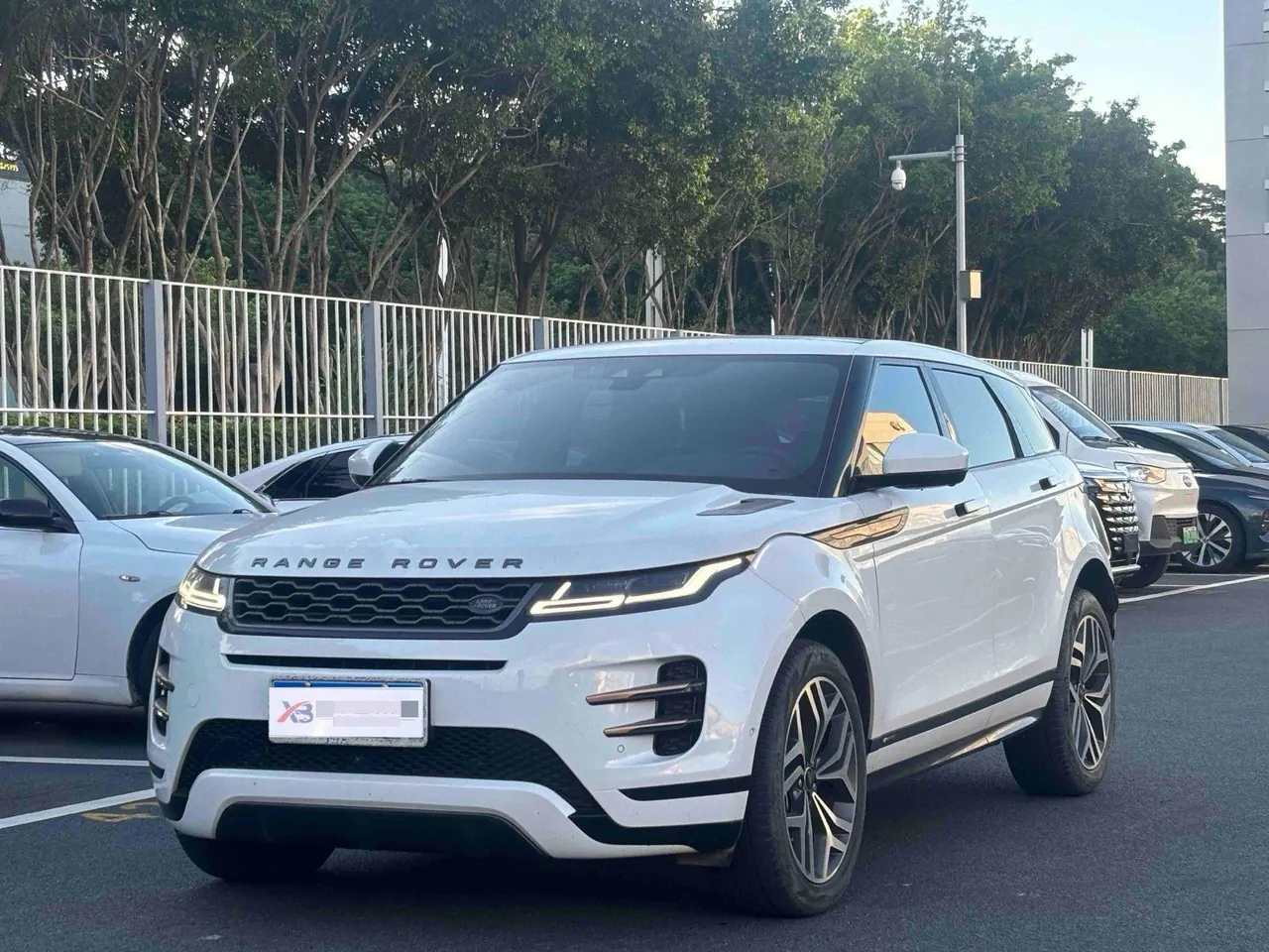 Открыть галерею: Land Rover 2020 Range Rover Aurora 48V 2.0T 249PS R-DYNAMIC SE Sports Technology Edition Automatic Gear