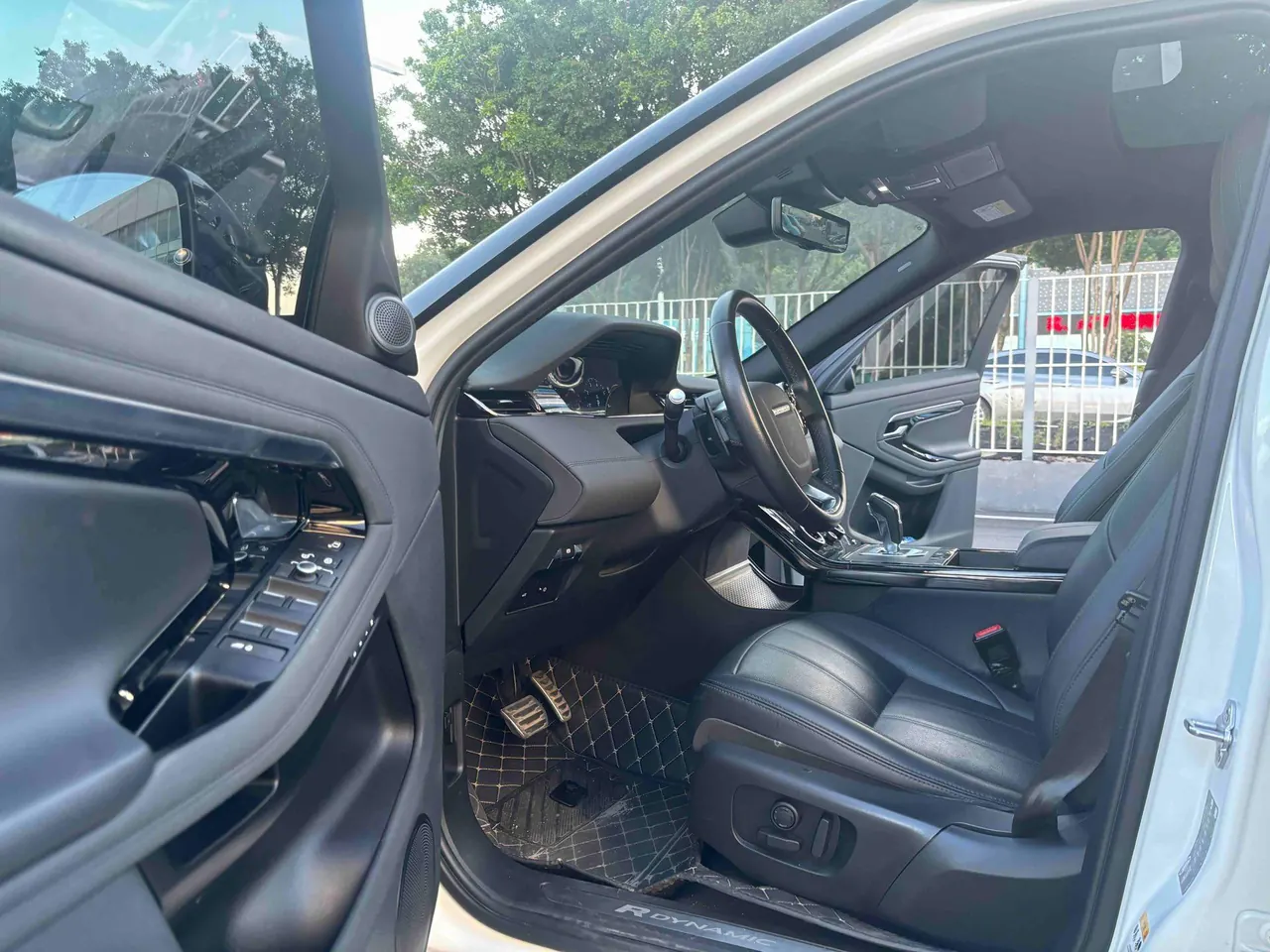 Land Rover 2020 Range Rover Aurora 48V 2.0T 249PS R-DYNAMIC SE Sports Technology Edition Automatic Gear 4