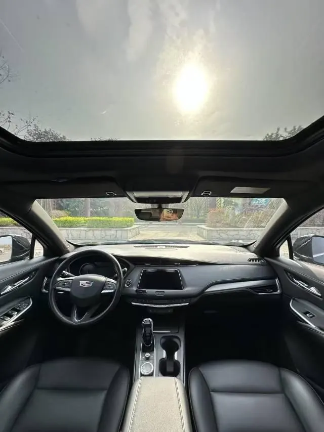 Cadillac 2020 XT4 2.0T 28T Two-Drive Leading Automatic Gear 4