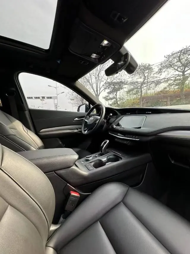 Cadillac 2020 XT4 2.0T 28T Two-Drive Leading Automatic Gear 5