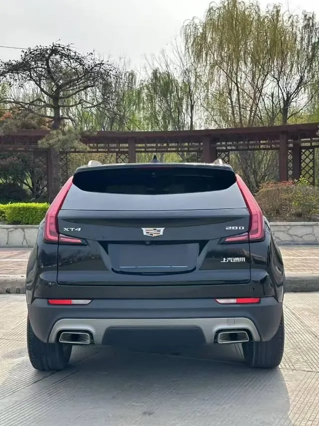 Cadillac 2020 XT4 2.0T 28T Two-Drive Leading Automatic Gear 8