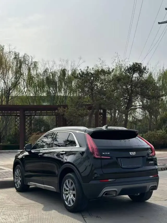Cadillac 2020 XT4 2.0T 28T Two-Drive Leading Automatic Gear 9