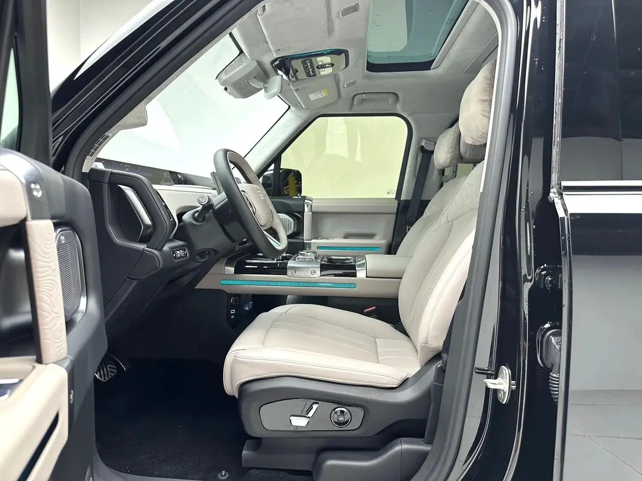 Jetour vertical and horizontal 2025 G700 CDM-O 2.0T enjoy the version of 6 automatic gear 10