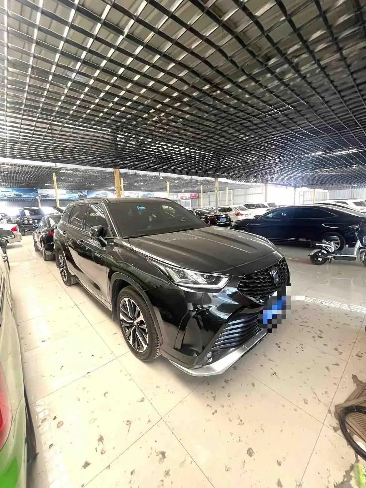 Toyota 2023 Crown Land Release 2.5 Stepless Four-wheel Drive Premium Edition Automatic Gear 4