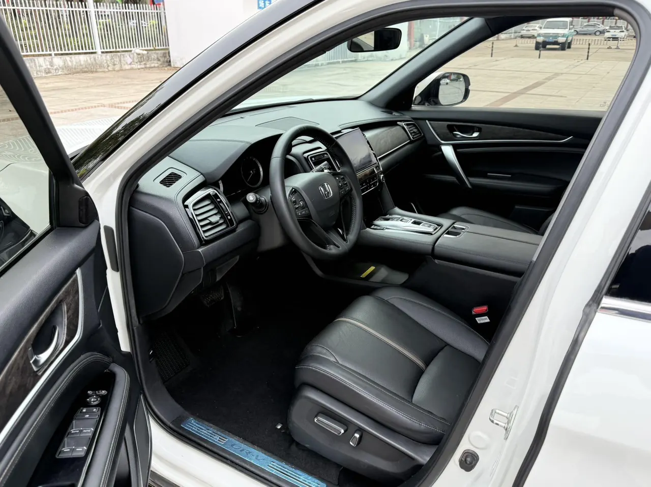 Honda 2020 UR-V 2.0T 370TURBO two-drive elegant version of automatic gear 4
