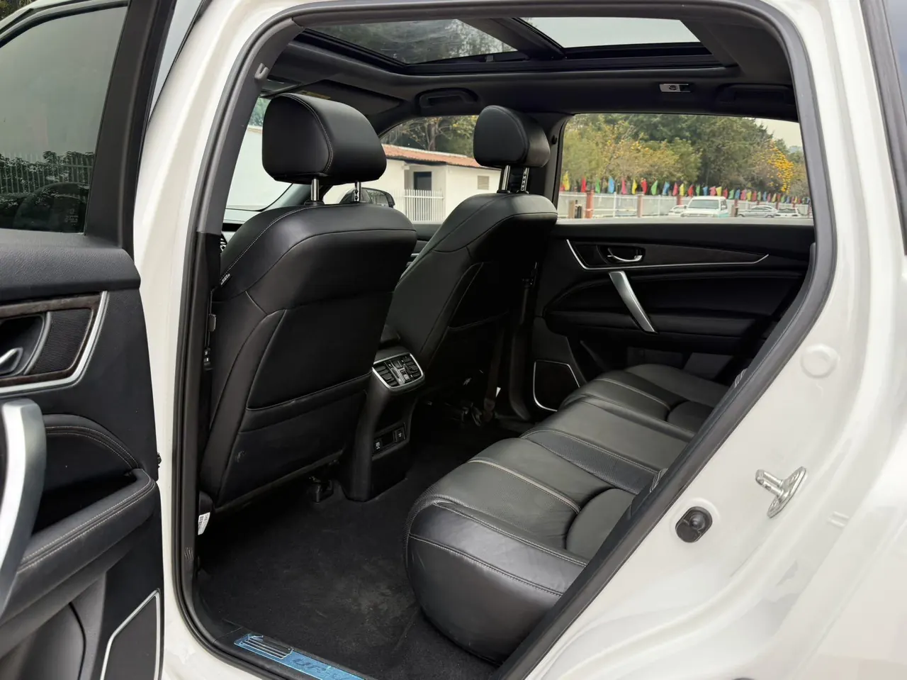Honda 2020 UR-V 2.0T 370TURBO two-drive elegant version of automatic gear 5