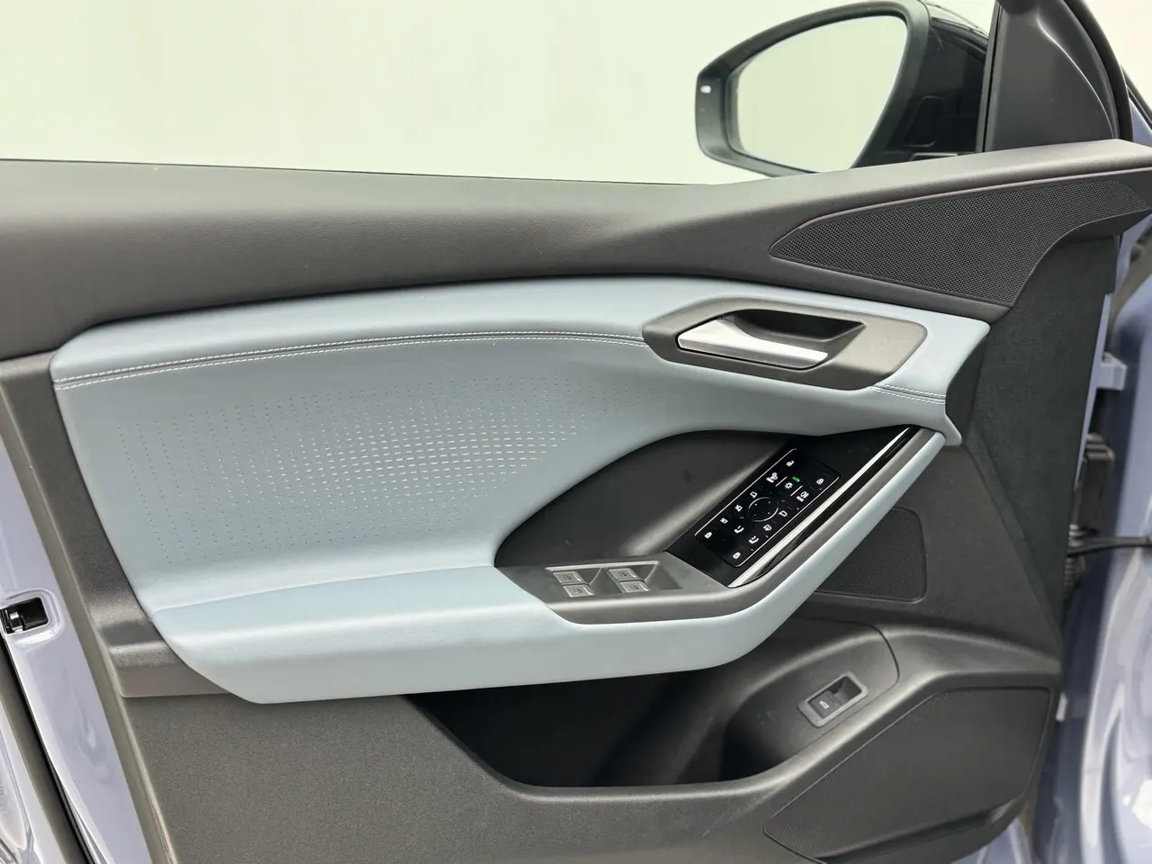 Audi 2025 Q6L e-tron Long Endurance Edition Automatic Gear 9