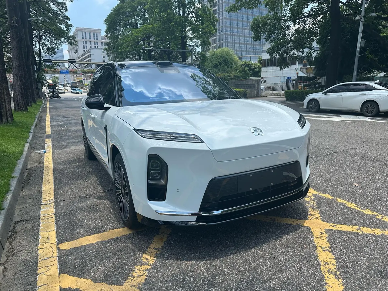 NIO 2026 ES8 6-seat executive deluxe automatic gear 3