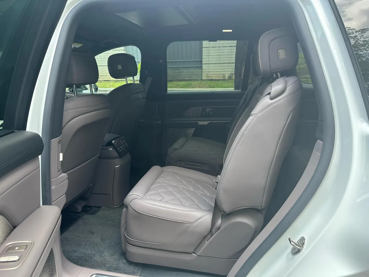 NIO 2026 ES8 6-seat executive deluxe automatic gear 5