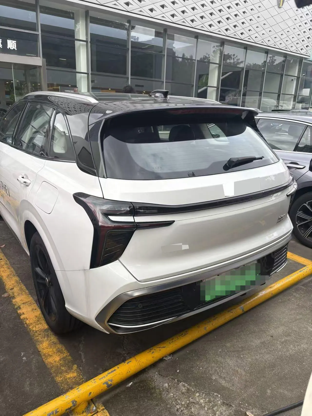 HongQi 2025 HS3 PHEV 1.5T 117km Strong for PLUS Edition Automatic Gear 8