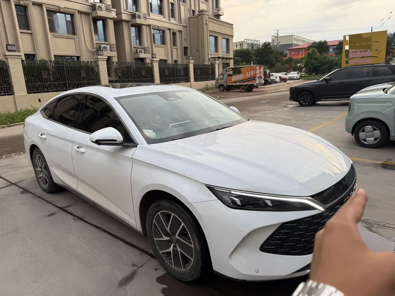 BYD 2023 Qin PLUS DM-i 1.5 stepless champion version excellent 120KM automatic gear 3
