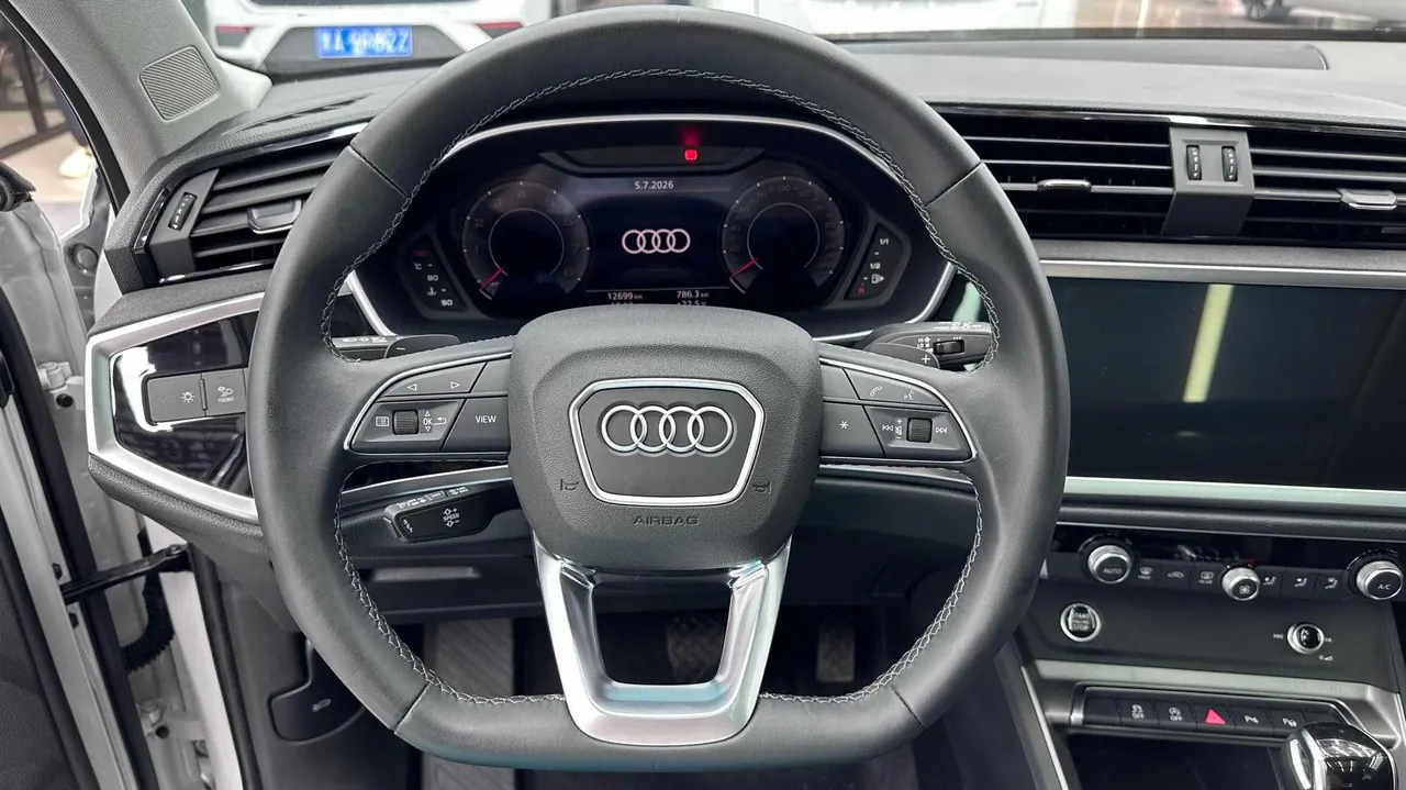 Audi 2023 Q3 1.4TFSI 35TFSI Fashion Dynamic Automatic 5