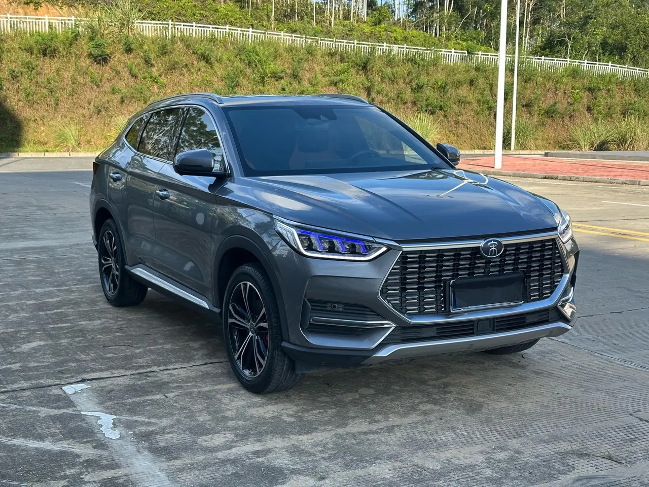 BYD 2020 Song PLUS 1.5T Luxury Automatic Gear 2