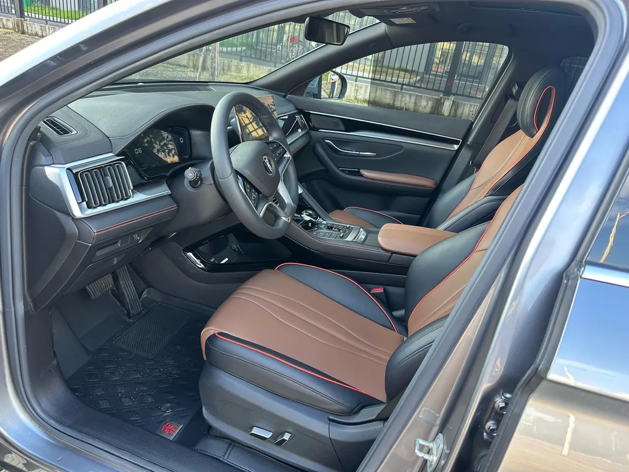 BYD 2020 Song PLUS 1.5T Luxury Automatic Gear 4
