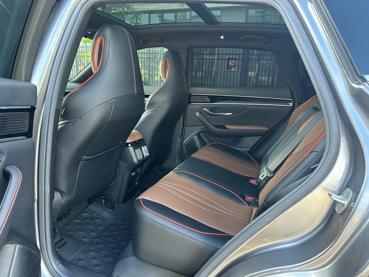 BYD 2020 Song PLUS 1.5T Luxury Automatic Gear 5