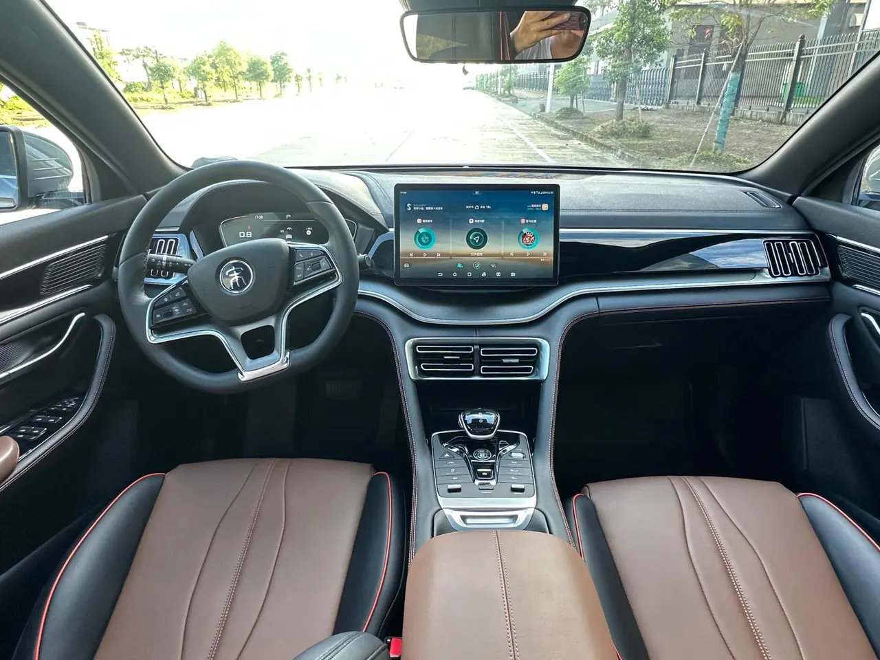 BYD 2020 Song PLUS 1.5T Luxury Automatic Gear 6
