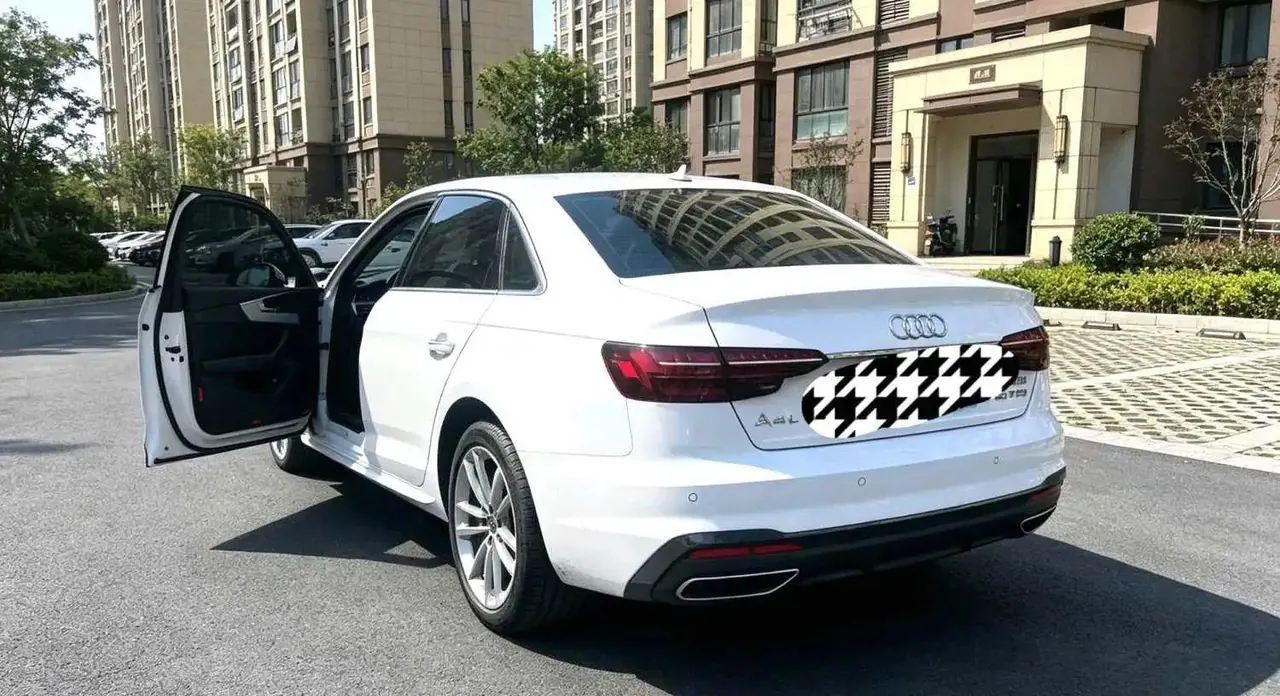 Audi 2024 A4L 2.0TFSI 40TFSI Deluxe Dynamic Automatic 6