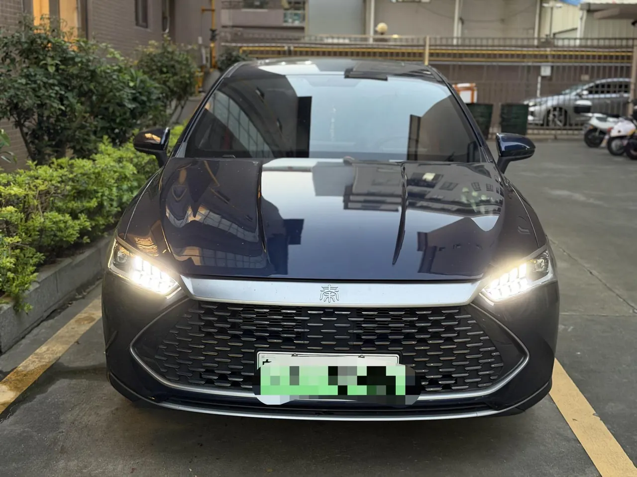 BYD 2023 Qin PLUS DM-i 1.5 stepless champion version leading 120KM automatic gear 2