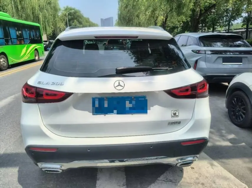 Mercedes Benz 2020 GLA 200 1.3T automatic gear 3