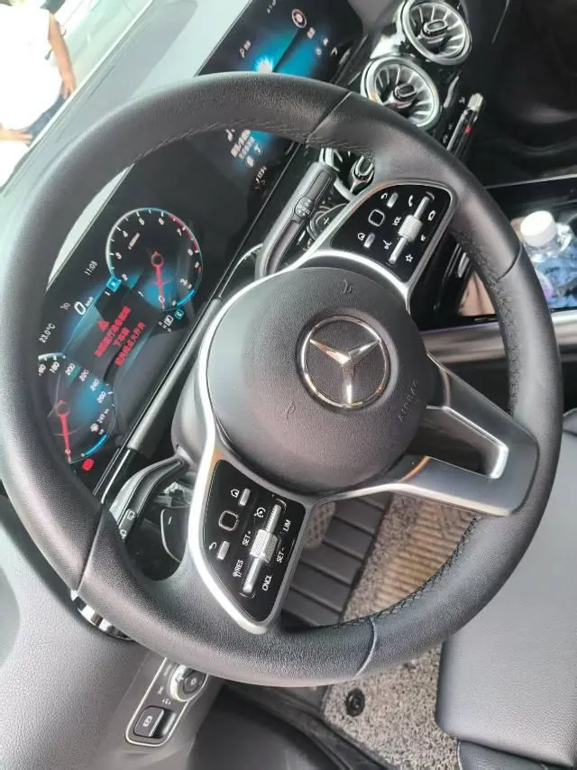 Mercedes Benz 2020 GLA 200 1.3T automatic gear 5
